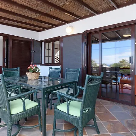 Stunning 4-bed In Villa Playa Blanca (Lanzarote)