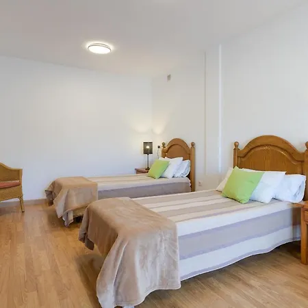 Stunning 4-bed In Villa *